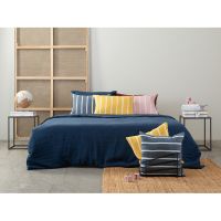 Чехол на подушку декоративный в полоску темно-синего цвета из коллекции essential, 45х45 см